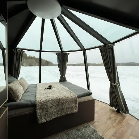 Lakelodge Kiehinen & Igloos Lomamökit
