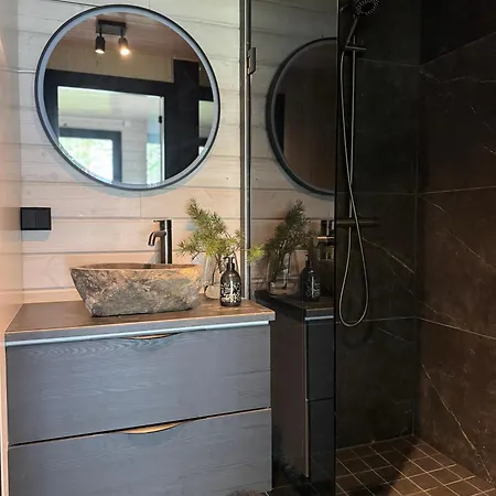 Lakelodge Kiehinen & Igloos *