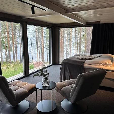 Lakelodge Kiehinen & Igloos בקתה