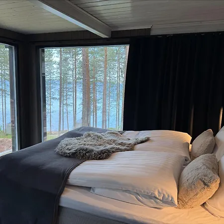 בקתה Lakelodge Kiehinen & Igloos *